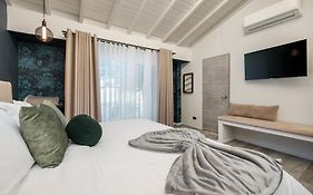 Nago Hometel Boutique
